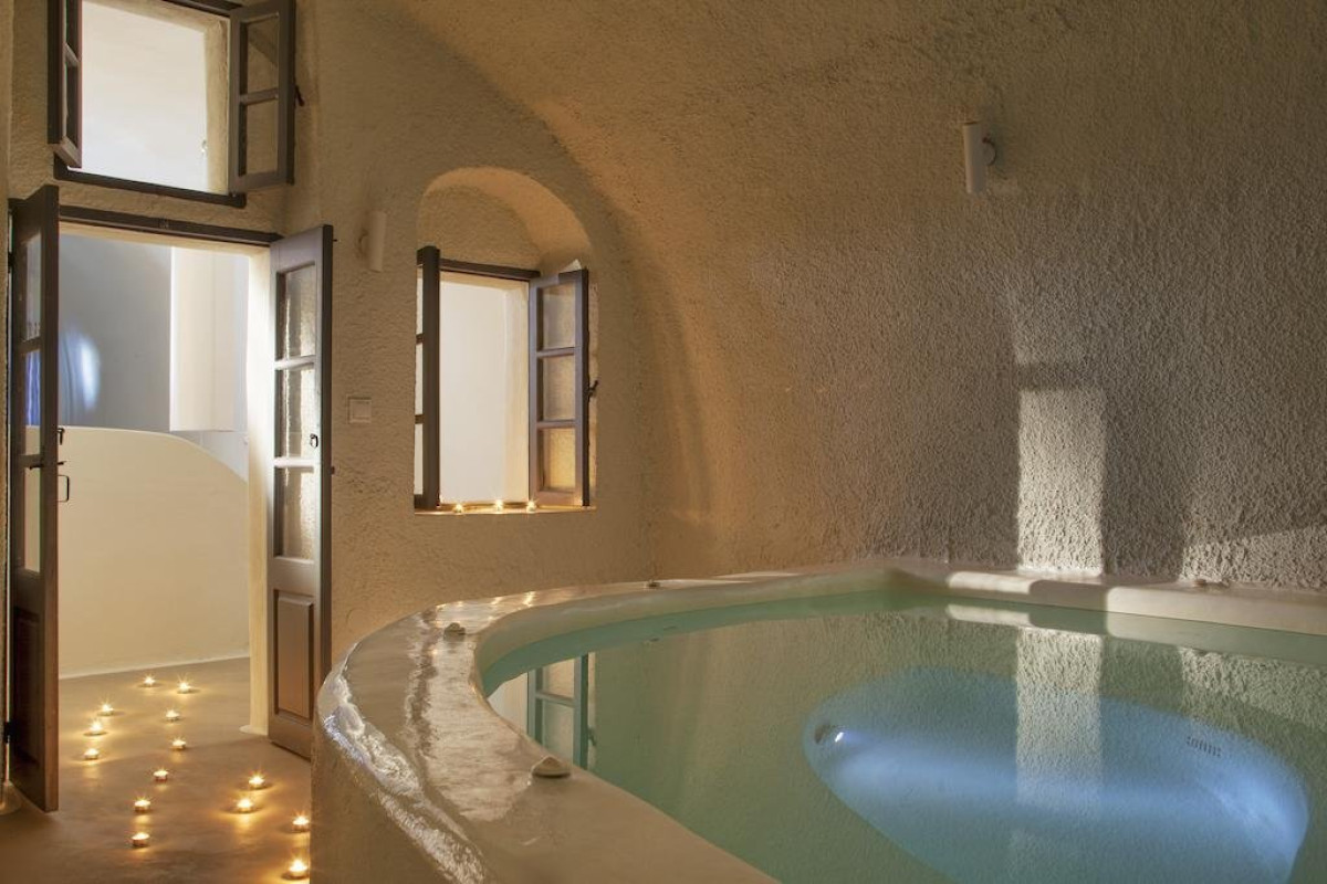 On the Rocks - Adults Only (Imerovigli - Santorini)