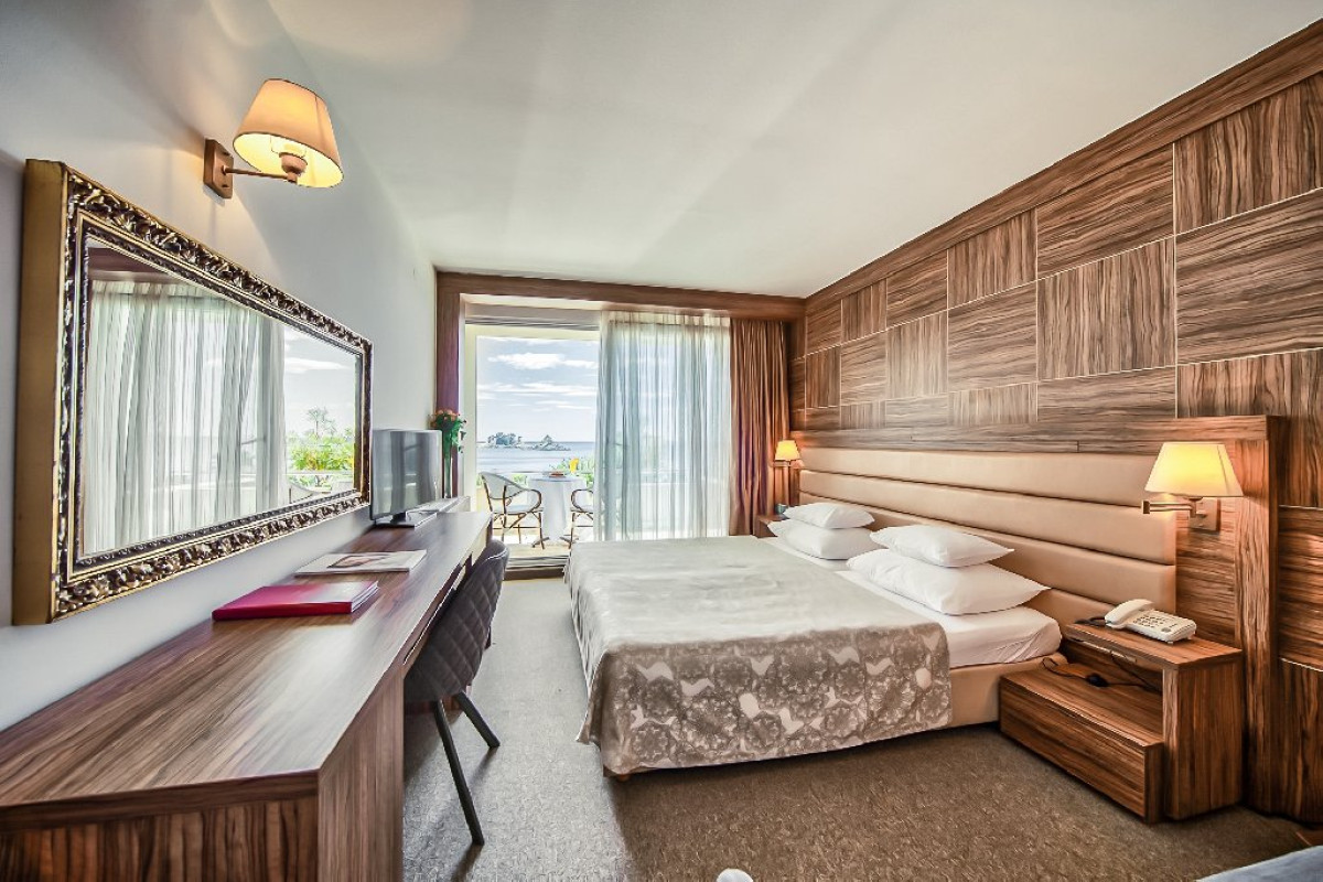 PALAS HOTEL (R)