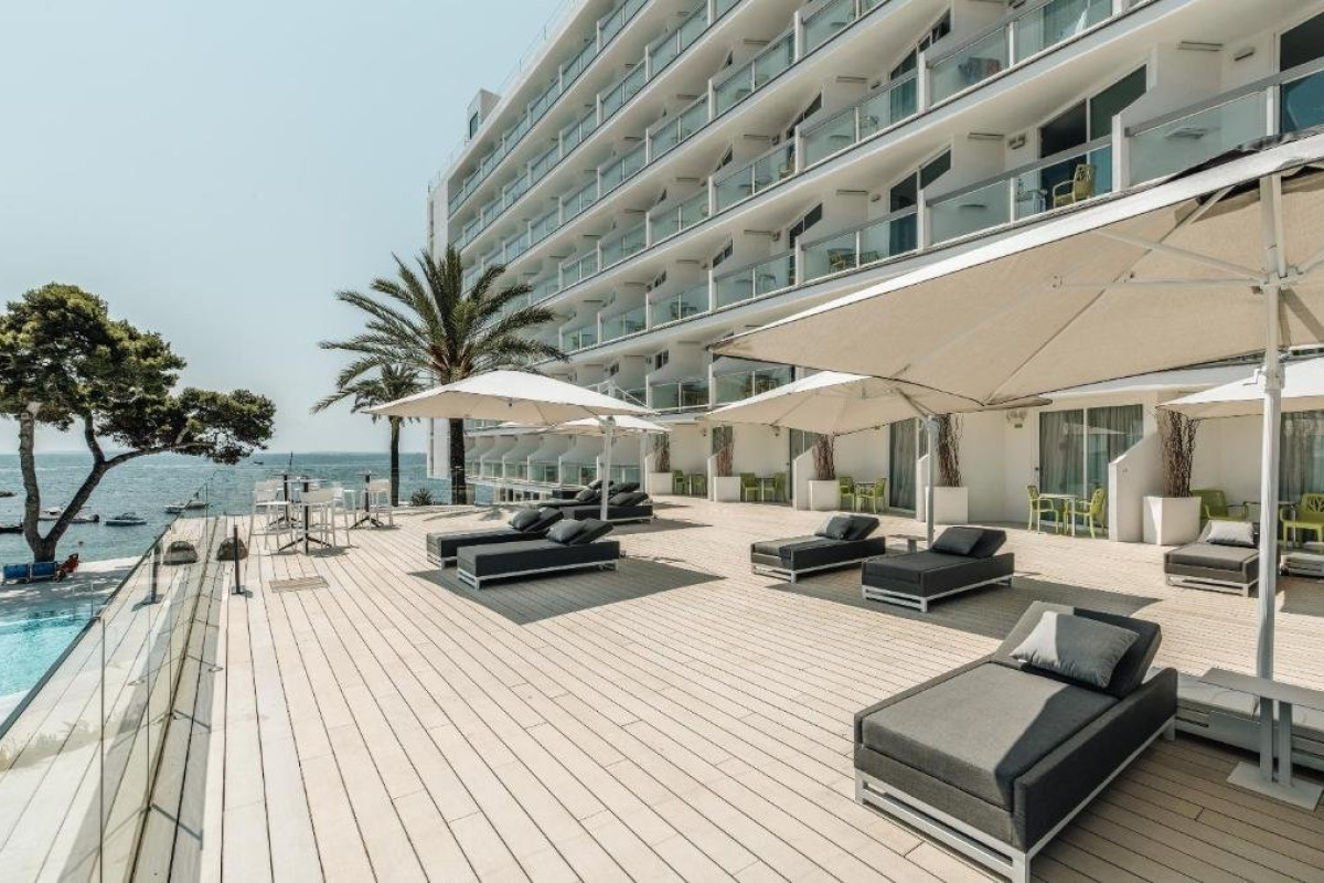 THE IBIZA TWIINS