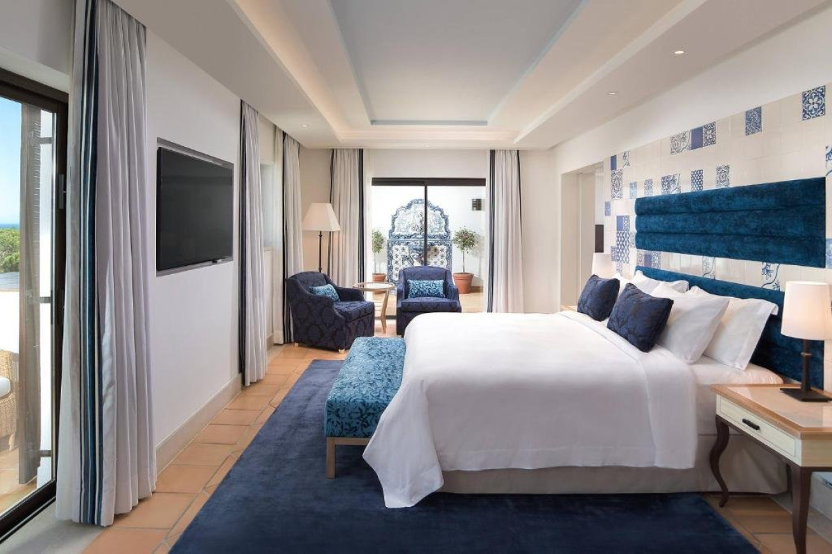 Pine Cliffs Hotel, a Luxury Collection Resort