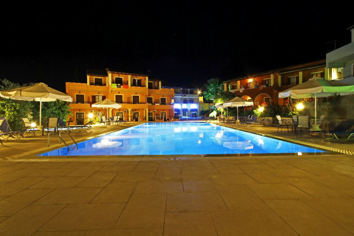 BINTZAN INN HOTEL (Perama) (C)