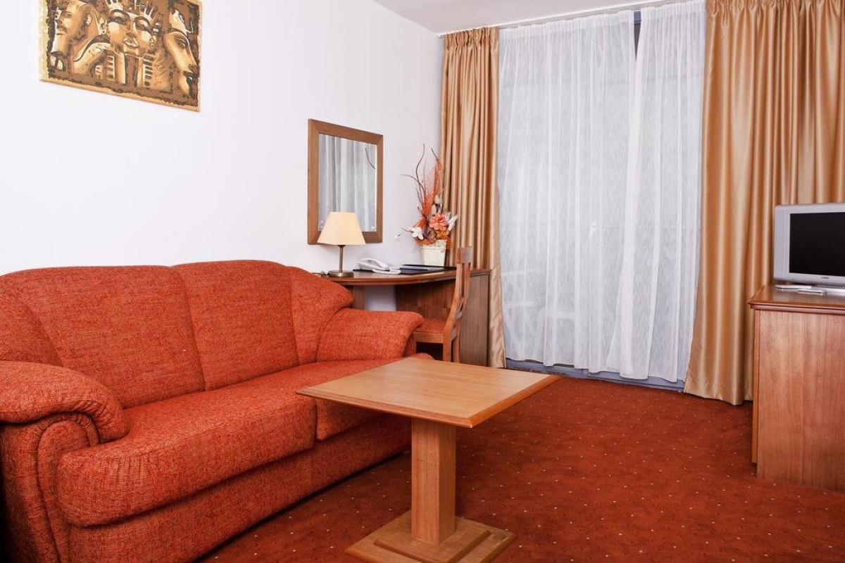 HOTEL CLEOPATRA