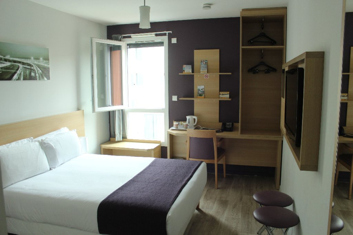 COMFORT SUITES LYON EST EUREXPO
