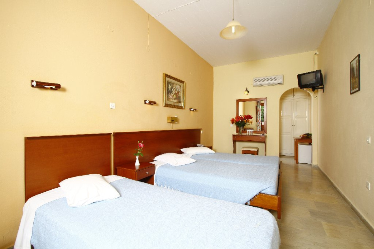 BINTZAN INN HOTEL (Perama) (C)