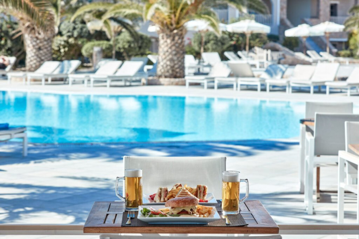 Santo Miramare Resort (Perivolos - Santorini)