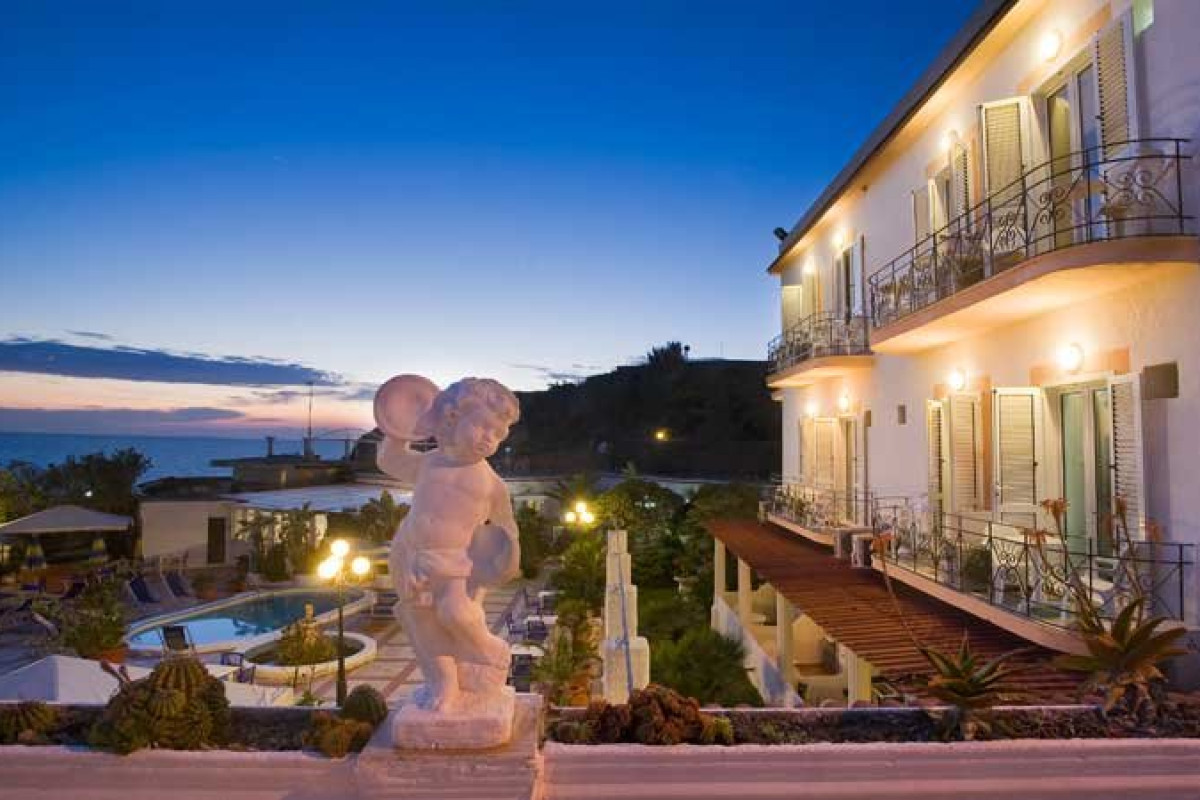 Hotel Riva Del Sole