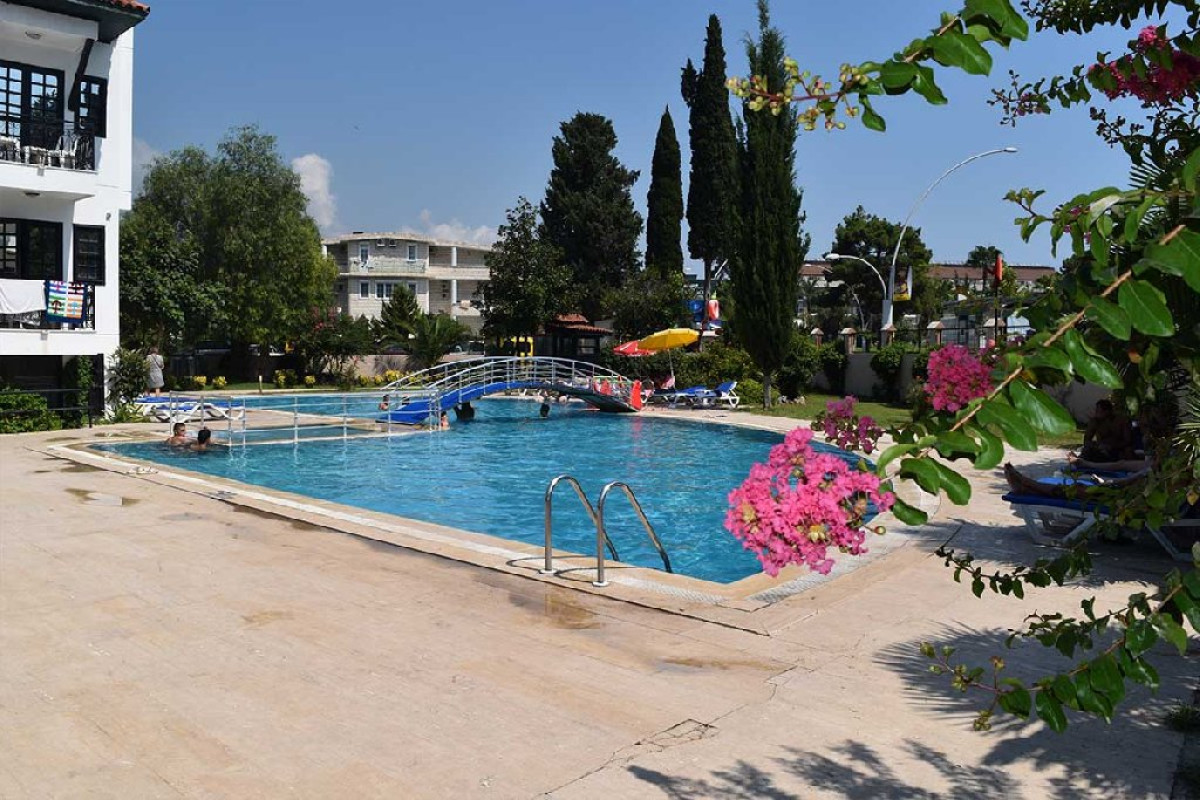 ARES DREAM HOTEL