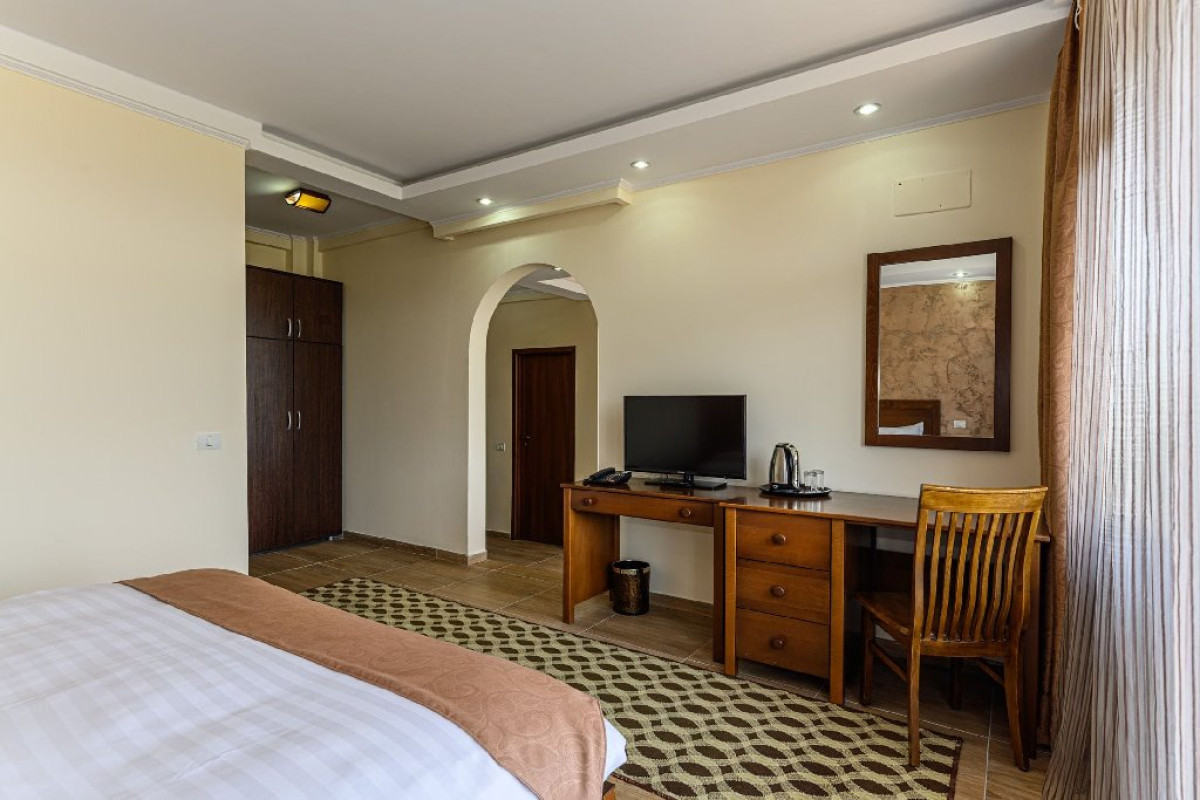 Deny Inn Resort /Spa  ( Tohanu Nou)..