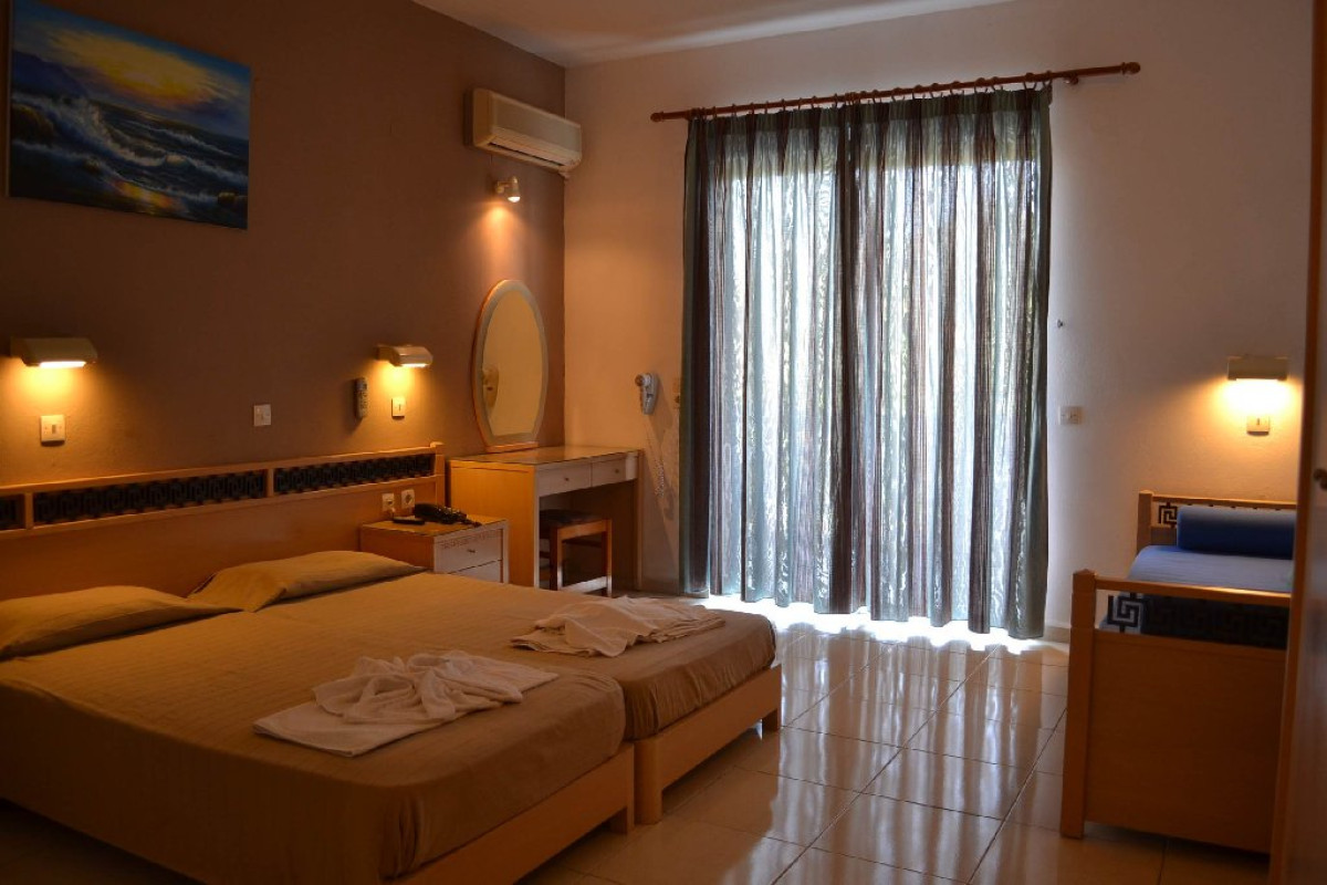 White Palace Studios (Faliraki) - clasificare 3 chei