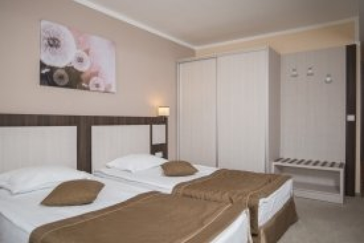 DIT EVRIKA BEACH CLUB