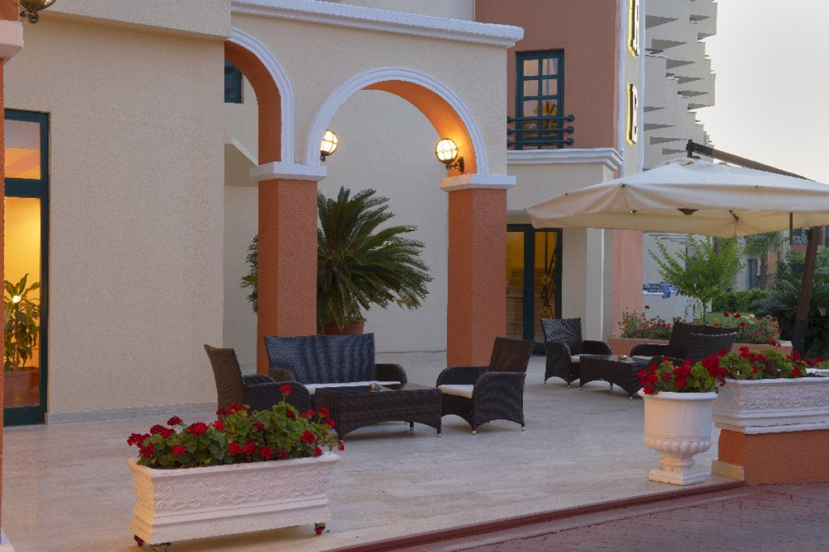 MIRAMARE QUEEN HOTEL