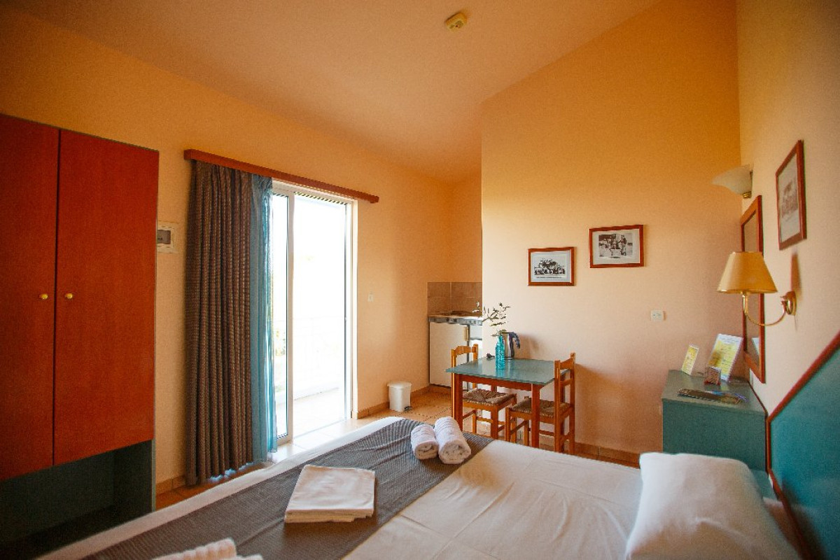 Filoxenia Hotel Apartments - Tholos