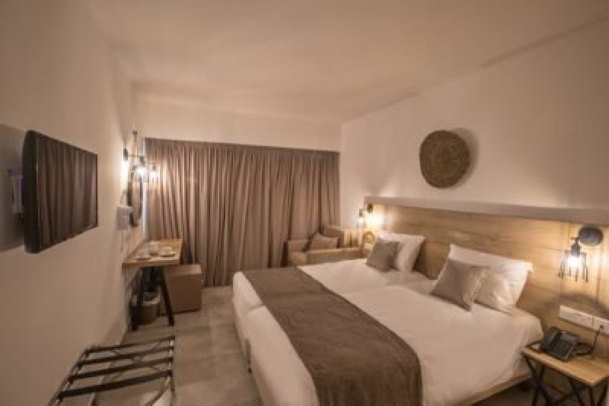 BOHEMIAN GARDENS HOTEL