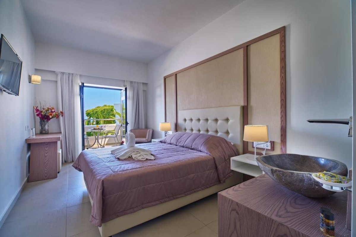 Eva Bay - Adults Only 16+ (K)