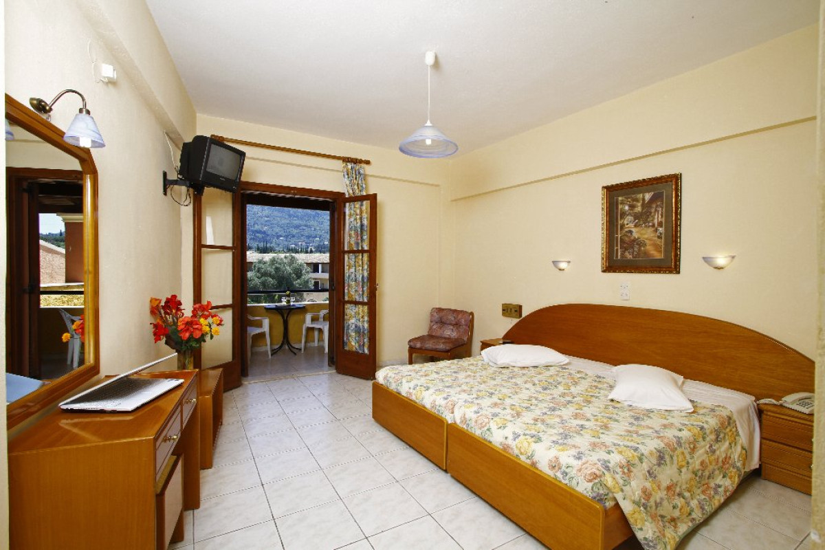 BINTZAN INN HOTEL (Perama) (C)