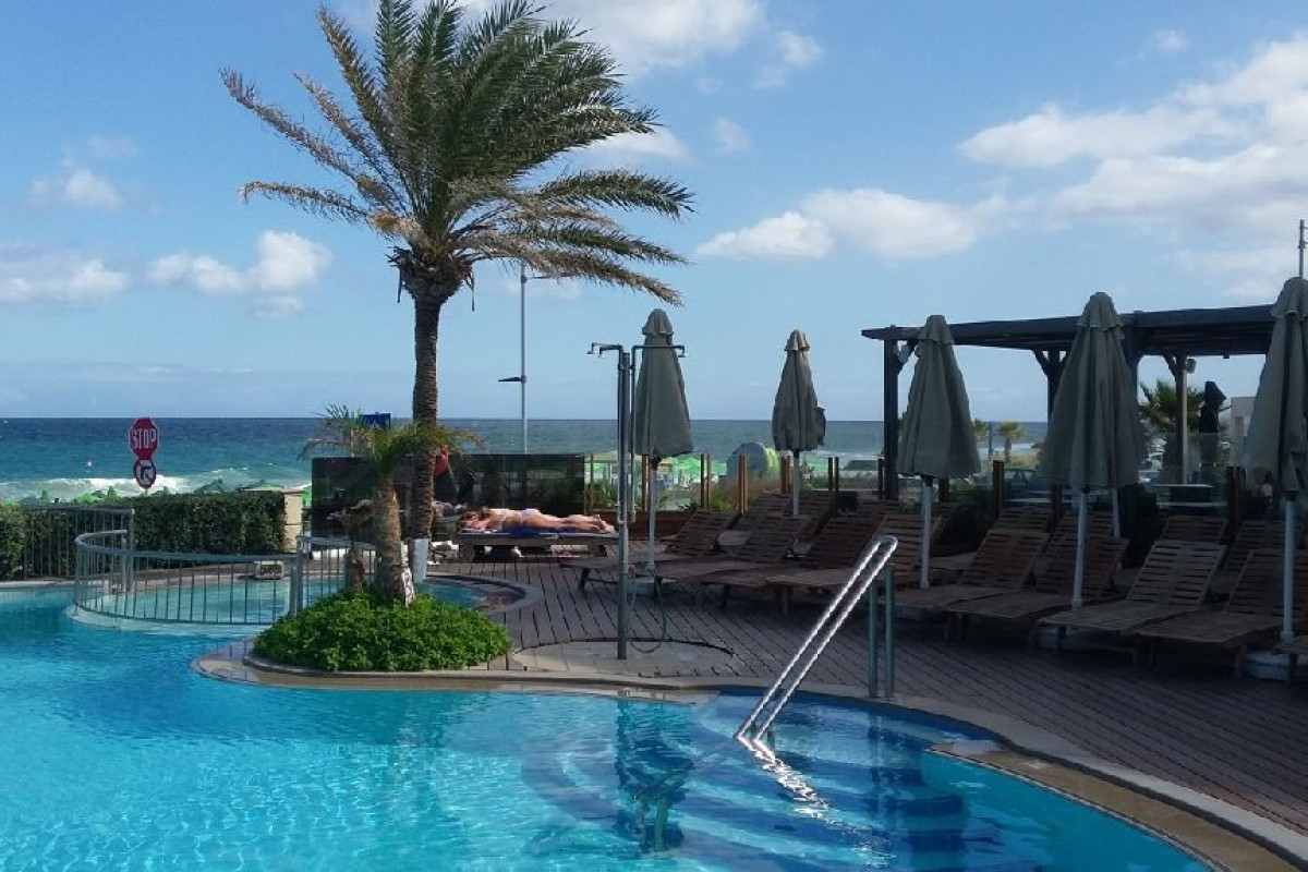Pearl Beach Hotel