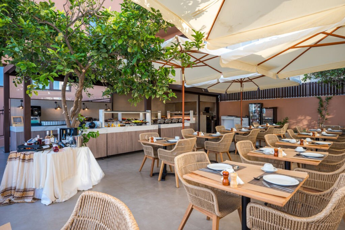 Pyria Hotel