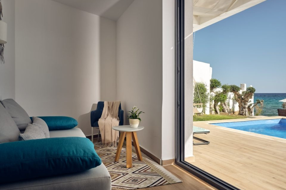 Cavo Orient Beach Hotel