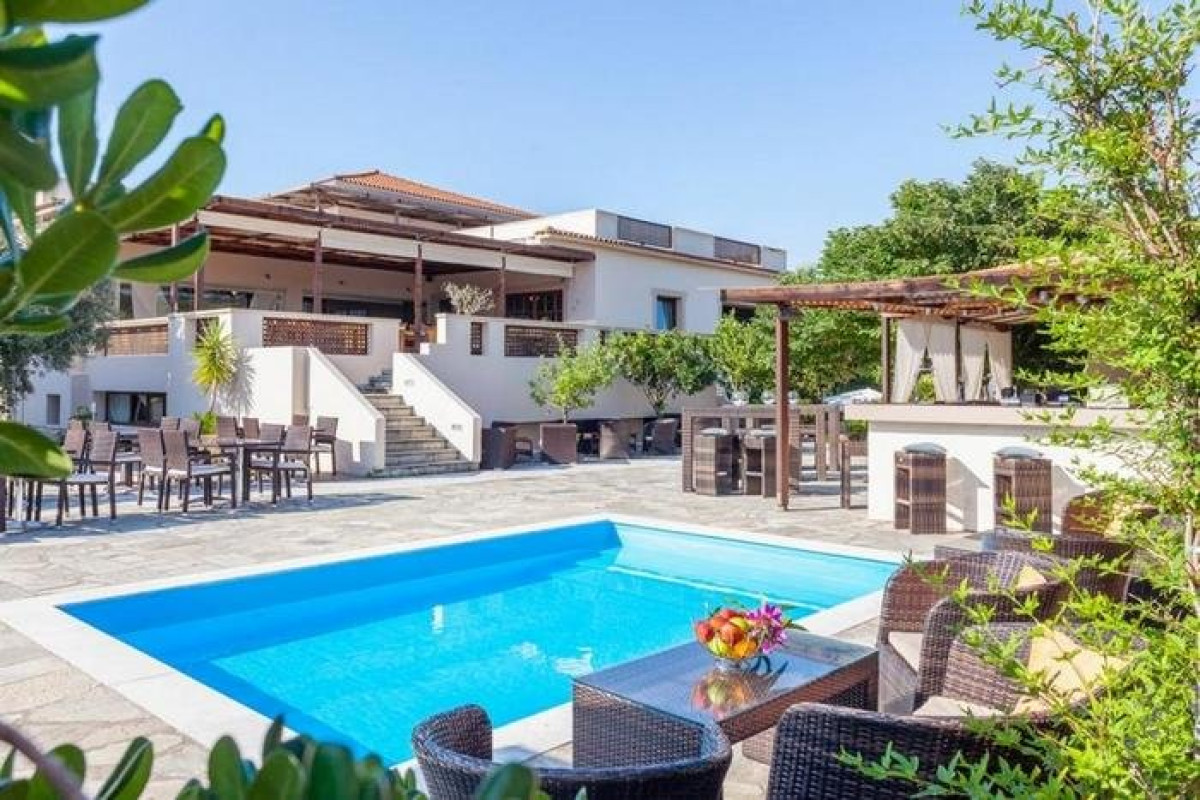Skopelos Holiday and Spa (Skopelos Town)
