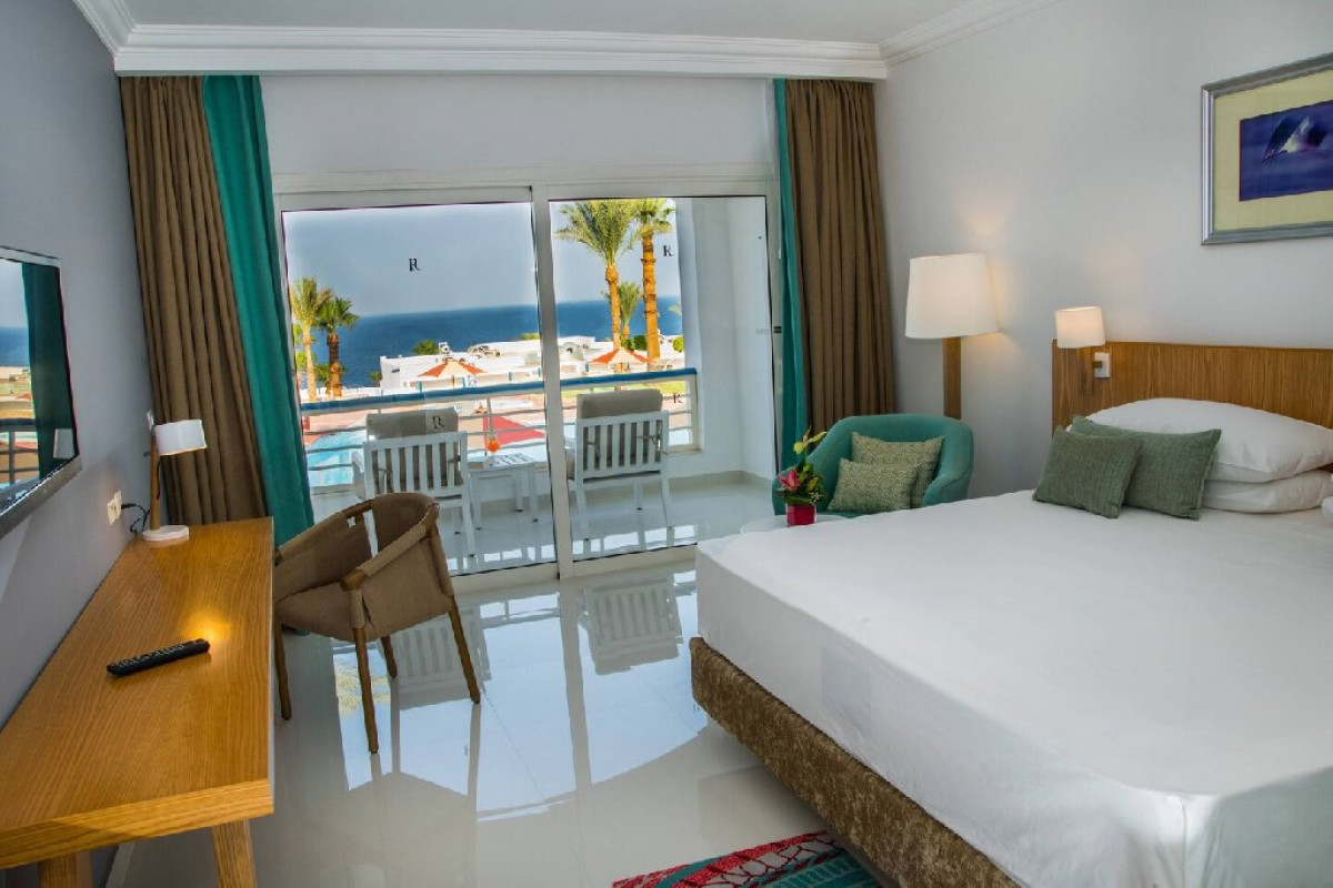 RENAISSANCE GOLDEN VIEW BEACH