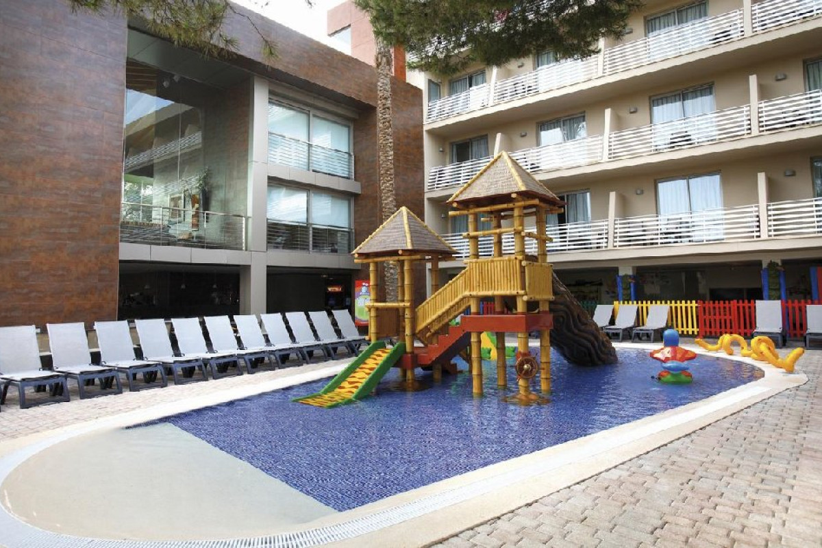 Occidental Cala Vinas