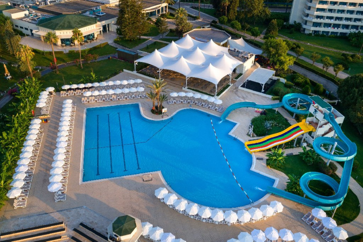 MIRAGE PARK RESORT