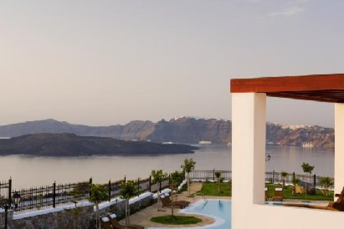 MAISON DES LYS LUXURY SUITES
