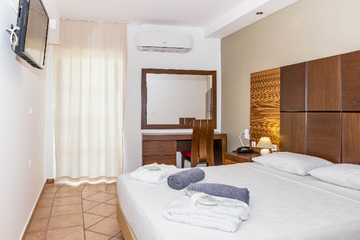 White Olive Premium Hotel (Laganas)