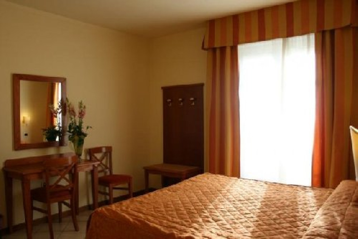 VILLA OMBROSA (Turism Seniori)