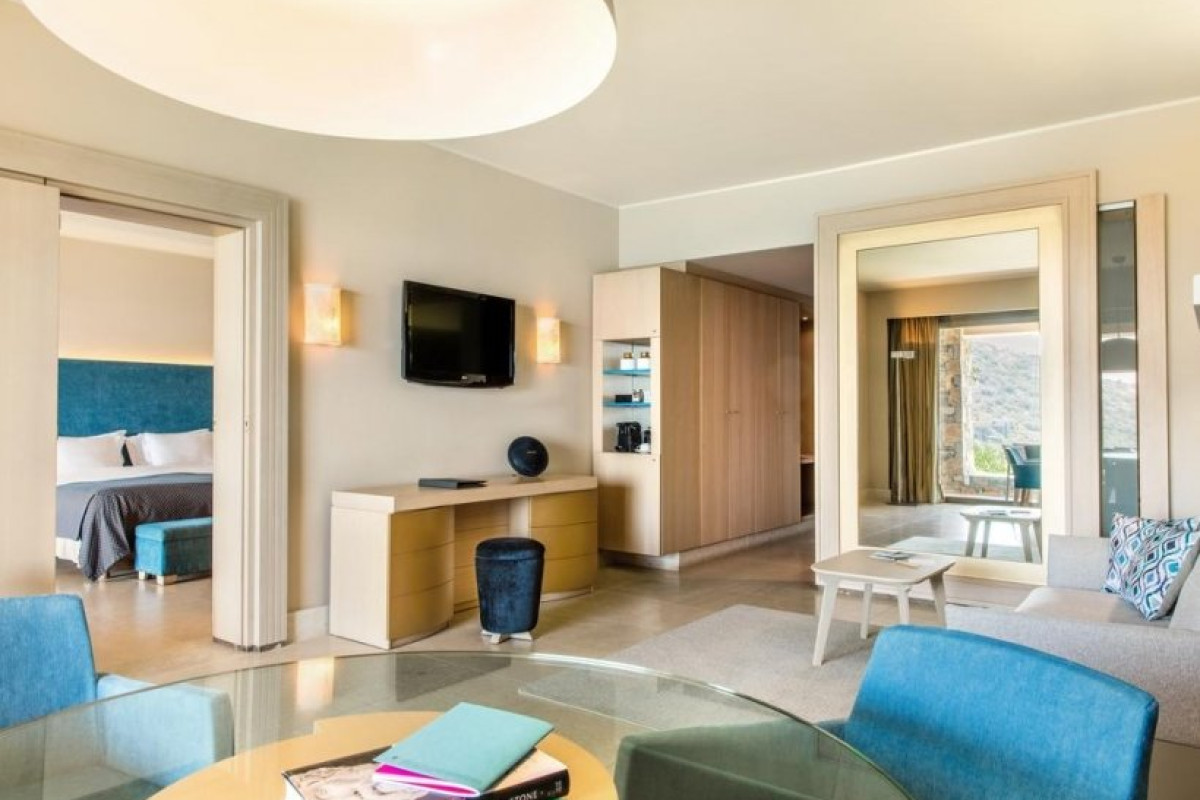 Daios Cove Luxury Resort and Villas (Vathi)