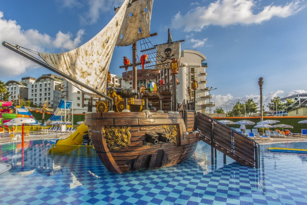 LONICERA WORLD HOTEL