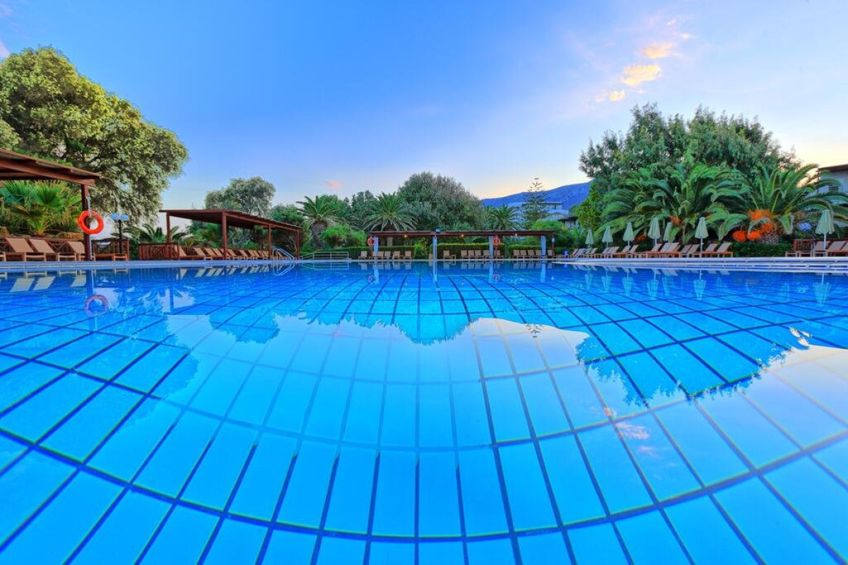 Apollonia Beach Resort and Spa (K)