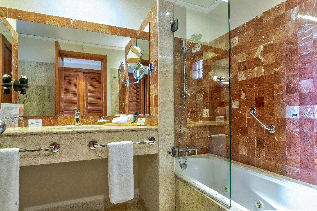 Grand Palladium White Sand Resort and Spa