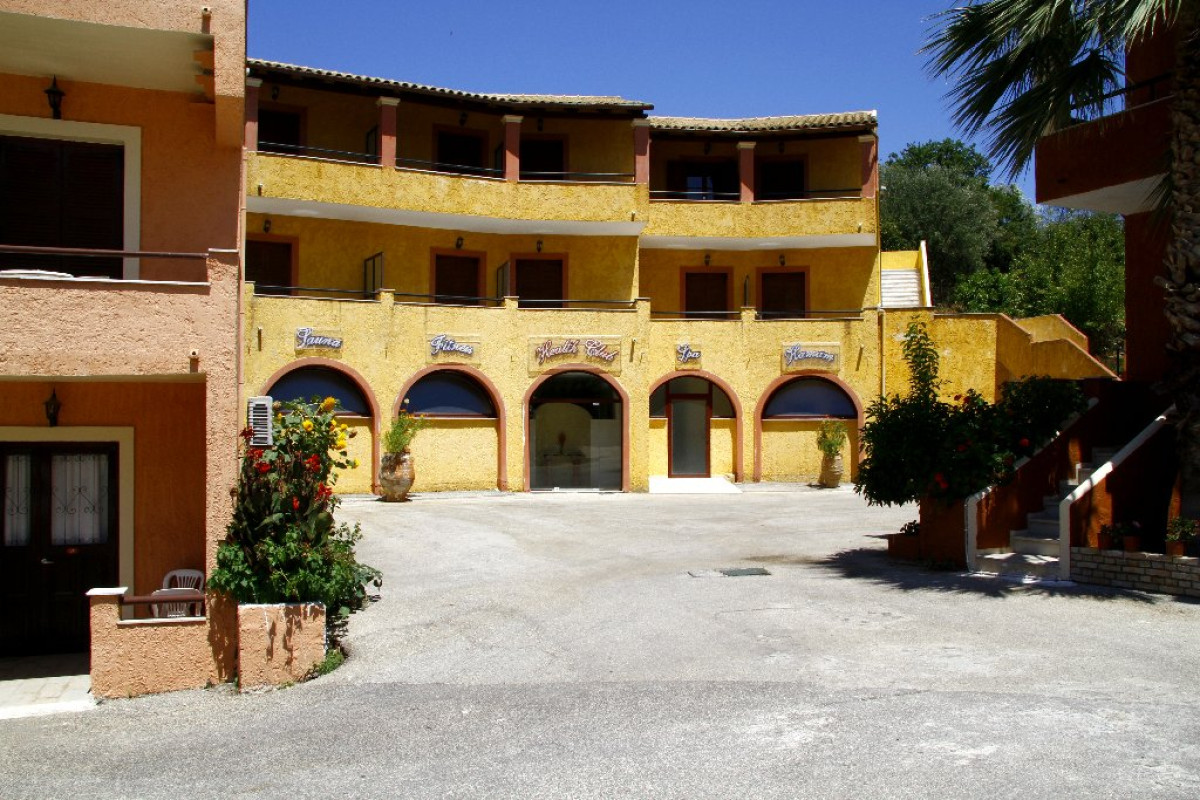 BINTZAN INN HOTEL (Perama) (C)