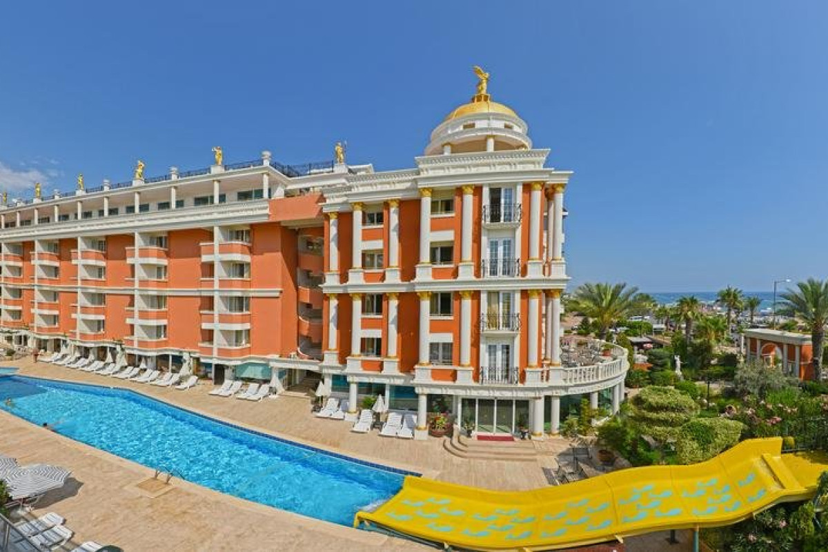 ANTIQUE ROMAN PALACE (+16 ADULT ONLY)
