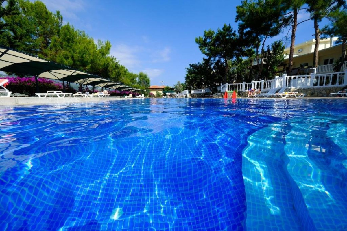 SENZA GARDEN HOLIDAY CLUB