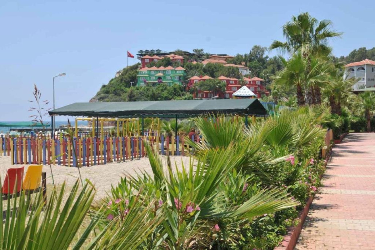 SENZA GARDEN HOLIDAY CLUB