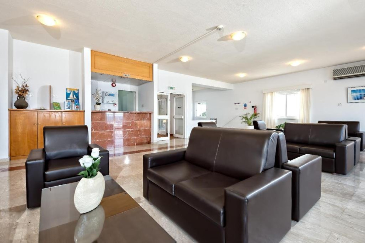 Sunny Hill Hotel Apts (Paphos)