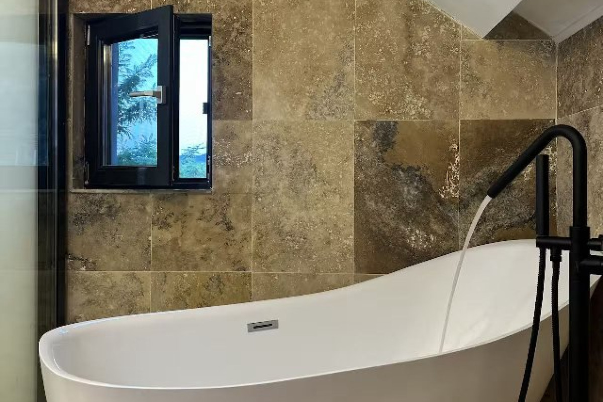. Riviera 990 Ambasador Camere de inchiriat