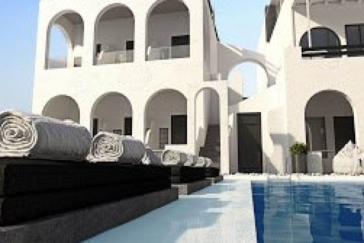 Mr and Mrs White - Champagne All Inclusive Hotel (Oia - Santori