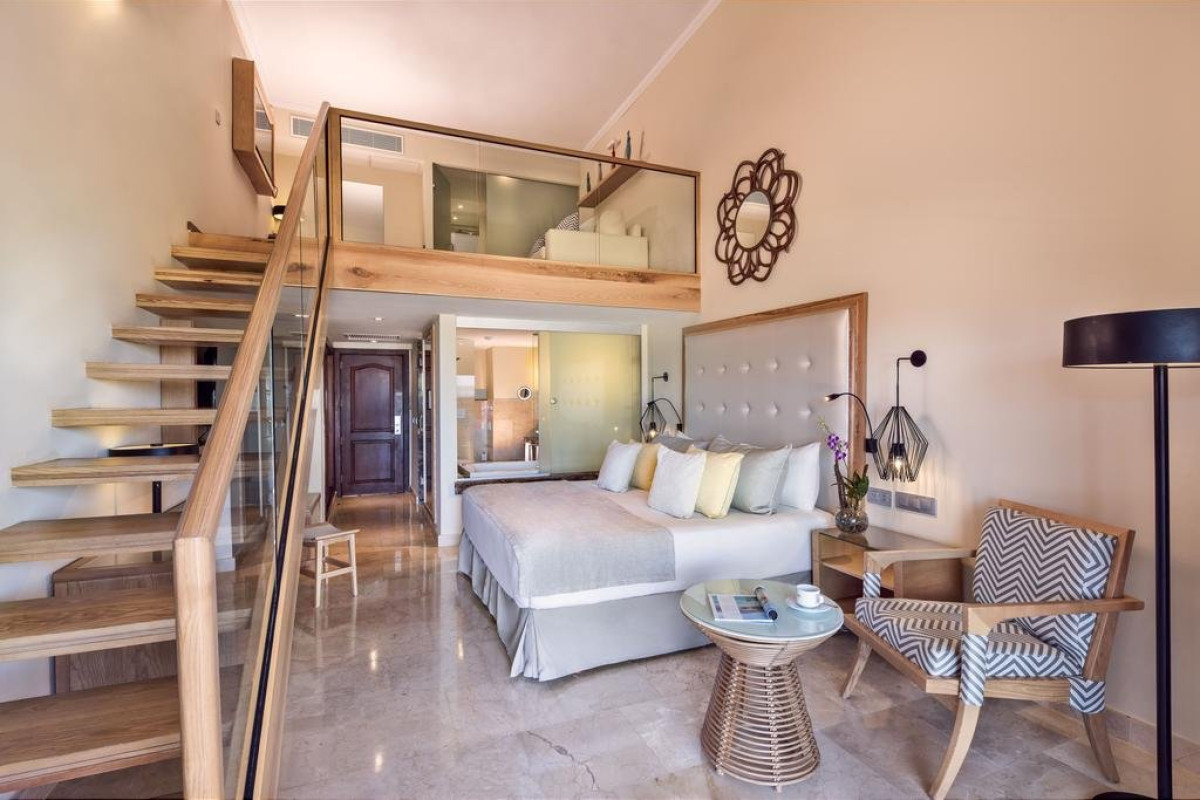 GRAND PALLADIUM PALACE RESORT AND SPA