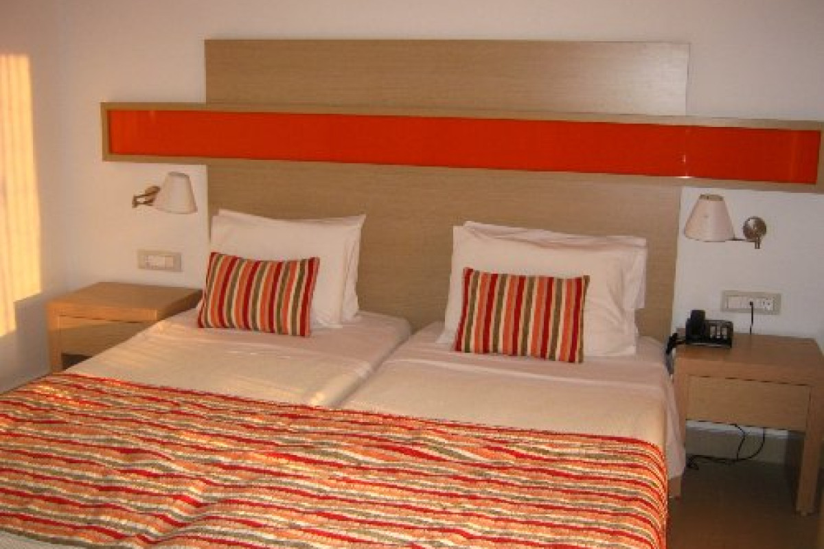 Lagomandra Beach Hotel (Nikiti, Sithonia)