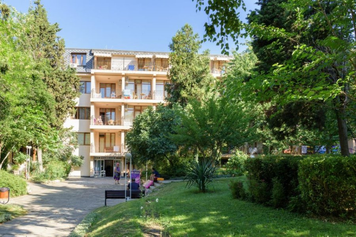PARK HOTEL OASIS (dublat)