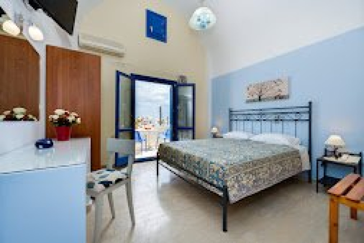 Akis Hotel (Kamari Santorini)