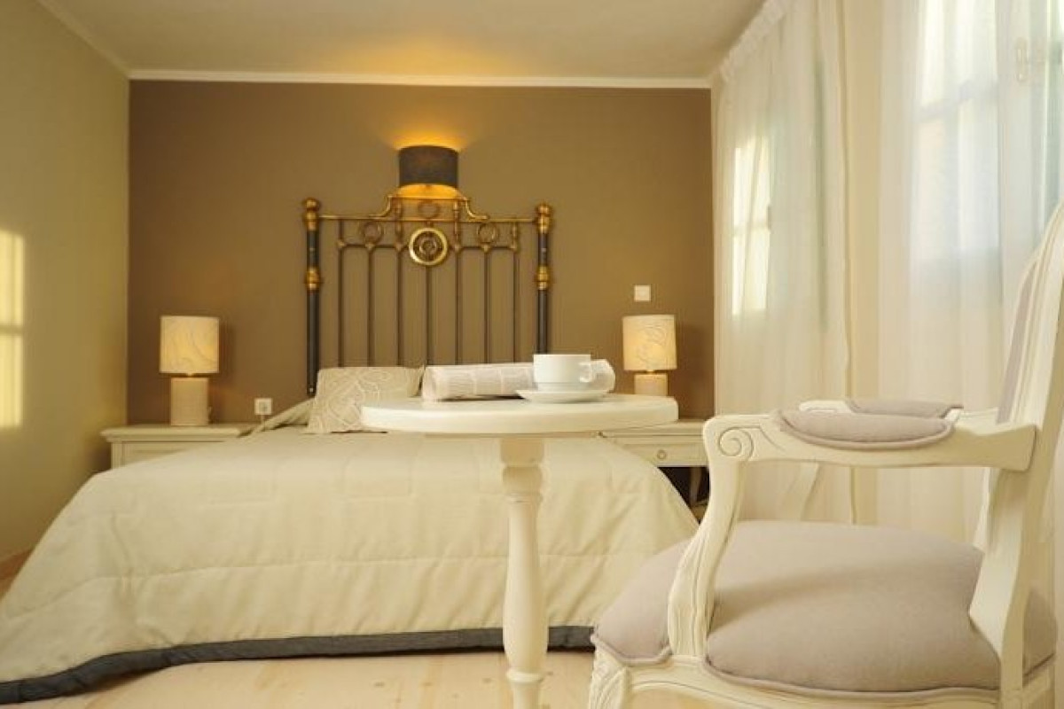 Mythos Suites (K)