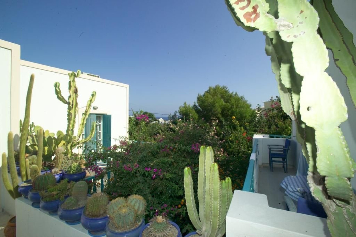 Andreas Hotel (Kamari Santorini)