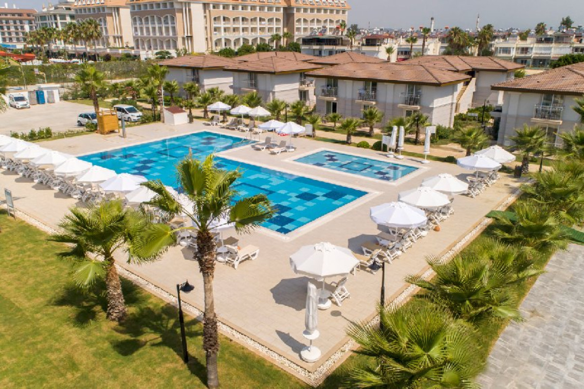CRYSTAL BOUTIQUE BEACH RESORT