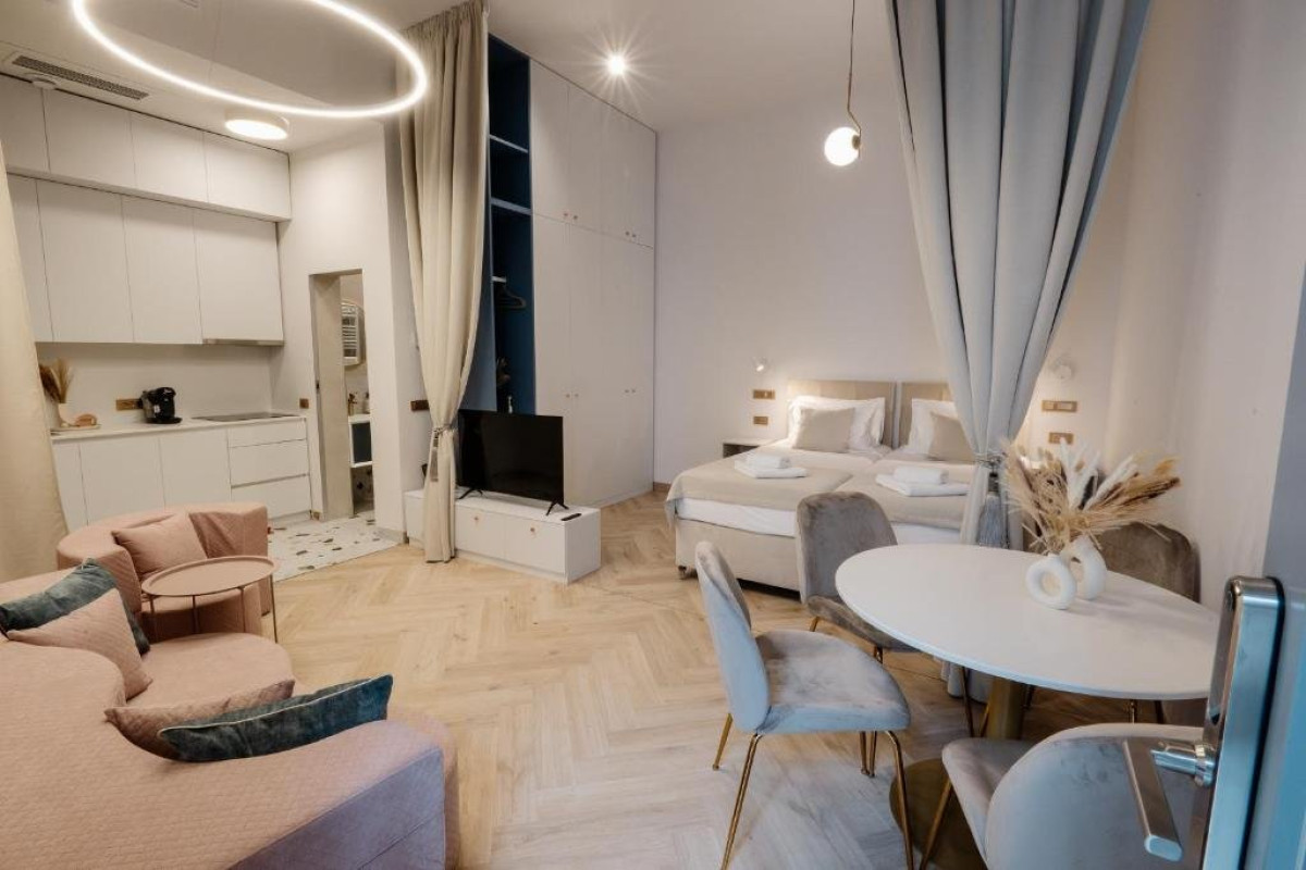 Boulevard Boutique BB..