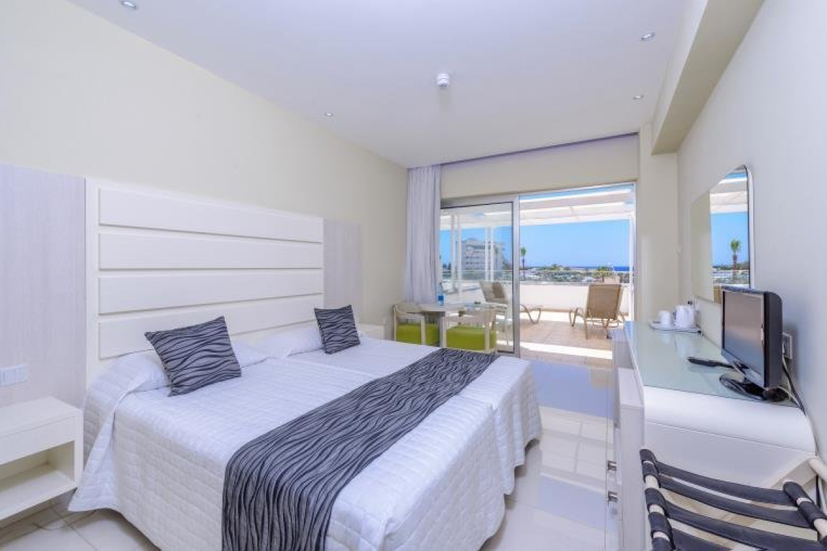 Tasia Maris Beach - ADULTS ONLY (+16)