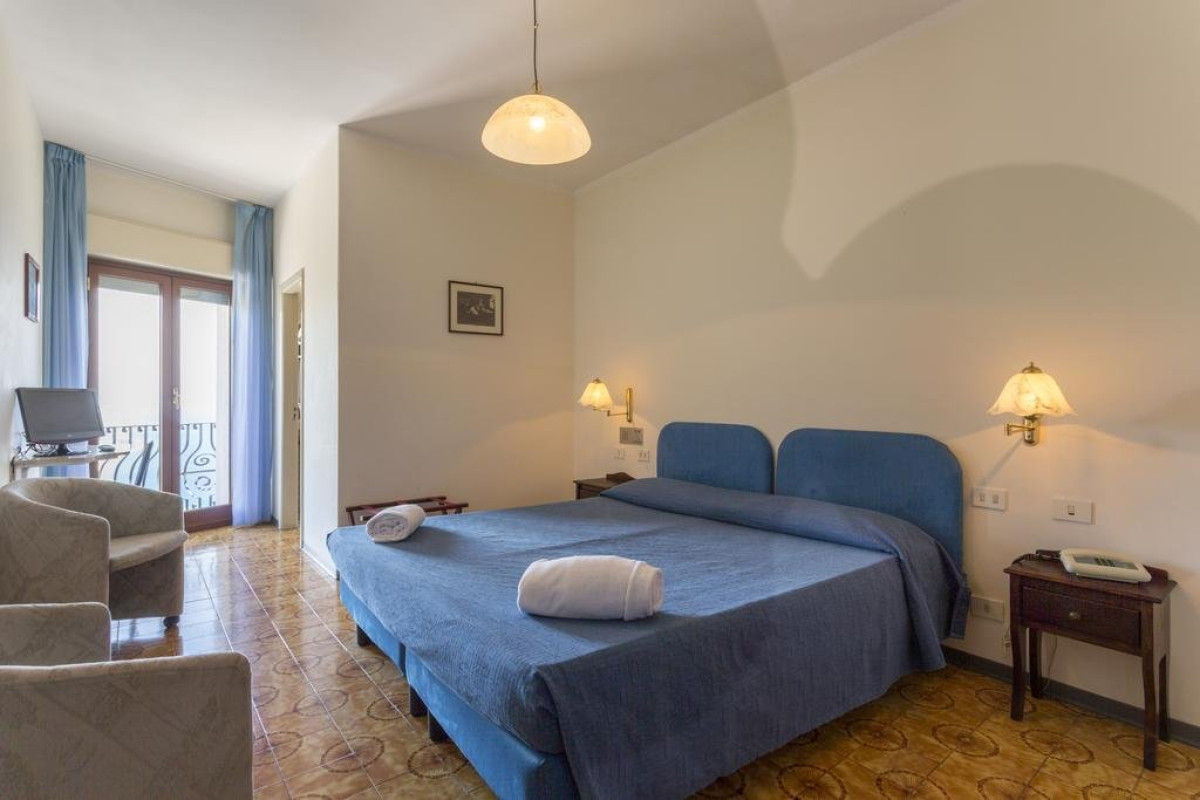Sole Castello - adults only, peste 16 ani